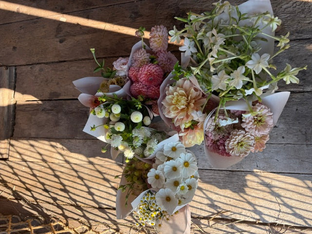 10 Ways to Reduce Your Wedding Flower Budget