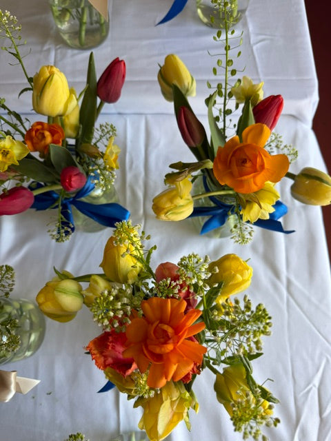 How to Make Small Wedding Flower Arrangements