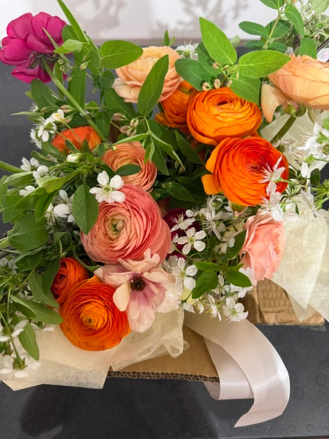 How to Make Large Wedding Flower Arrangements
